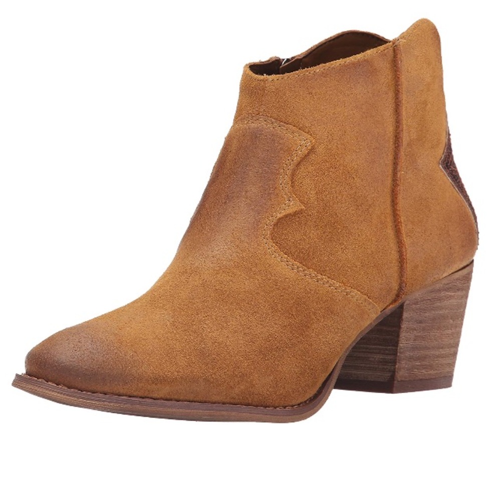 NWT Marc Fisher ankle western boots 6M